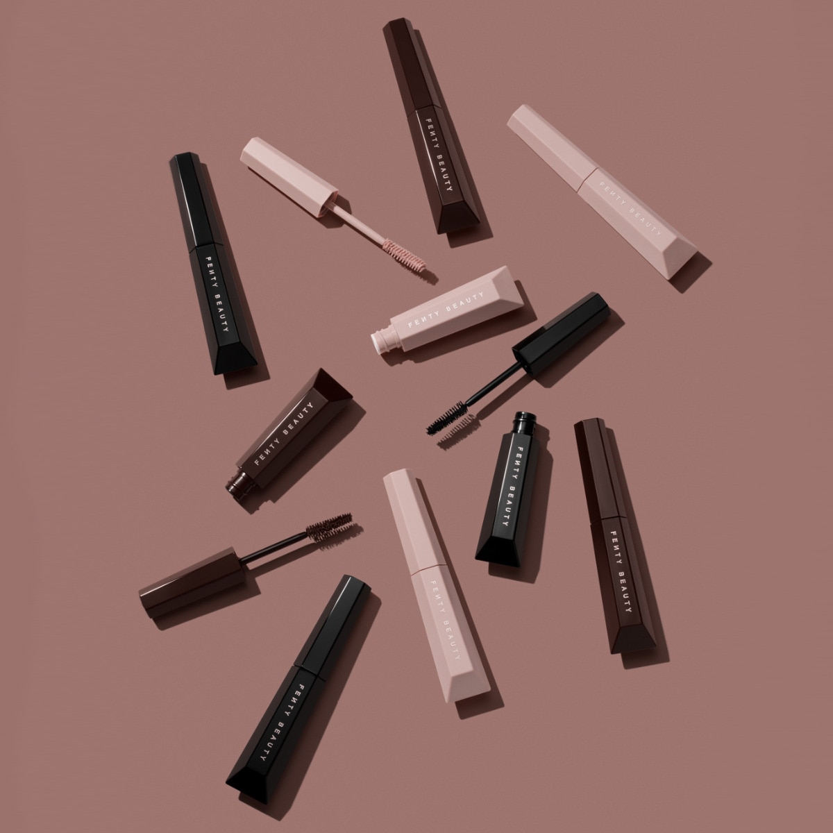HELLA THICC VOLUMIZING MASCARA (MÁSCARA DE PESTAÑAS)